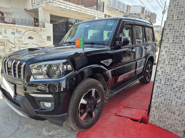 Second-hand 2023 Mahindra Scorpio S for sale in Shahjahanpur-3