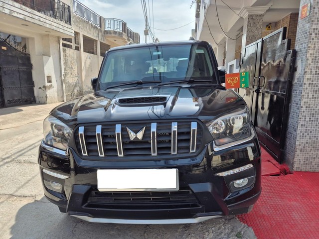 Second-hand 2023 Mahindra Scorpio S for sale in Shahjahanpur-2