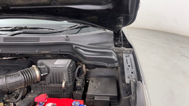 Second-hand 2021 Mahindra XUV300 W8 Opt for sale in Pune-33