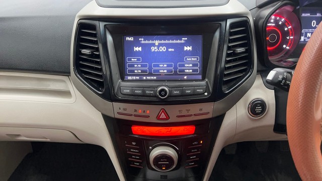 Second-hand 2021 Mahindra XUV300 W8 Opt for sale in Pune-29