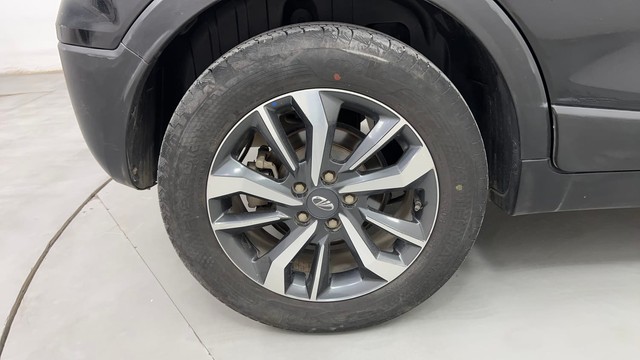 Second-hand 2021 Mahindra XUV300 W8 Opt for sale in Pune-18