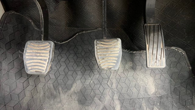 Second-hand 2021 Mahindra XUV300 W8 Opt for sale in Pune-14