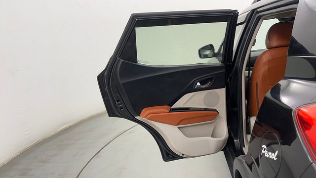 Second-hand 2021 Mahindra XUV300 W8 Opt for sale in Pune-26