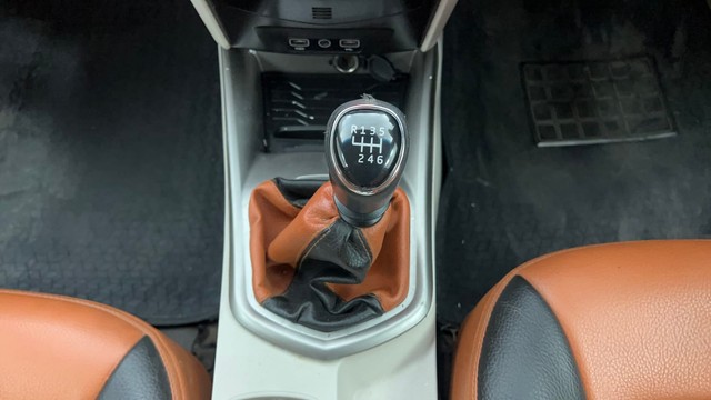 Second-hand 2021 Mahindra XUV300 W8 Opt for sale in Pune-12