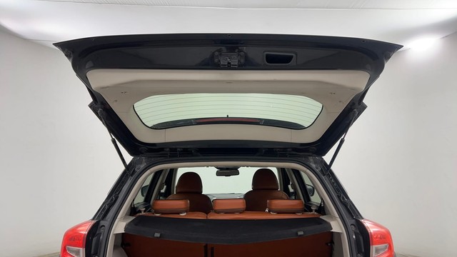 Second-hand 2021 Mahindra XUV300 W8 Opt for sale in Pune-23