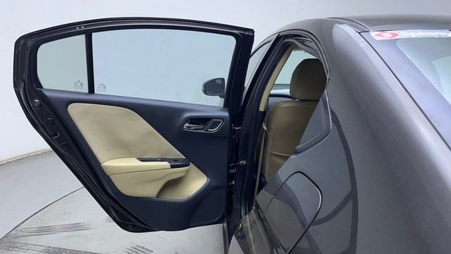 Second-hand 2019 Honda City V MT Diesel for sale in Hyderabad-30