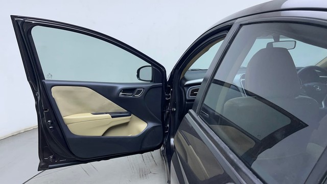 Second-hand 2019 Honda City V MT Diesel for sale in Hyderabad-35