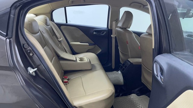 Second-hand 2019 Honda City V MT Diesel for sale in Hyderabad-37