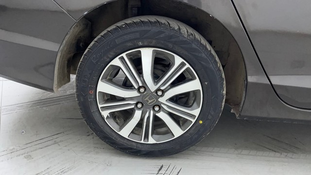 Second-hand 2019 Honda City V MT Diesel for sale in Hyderabad-18