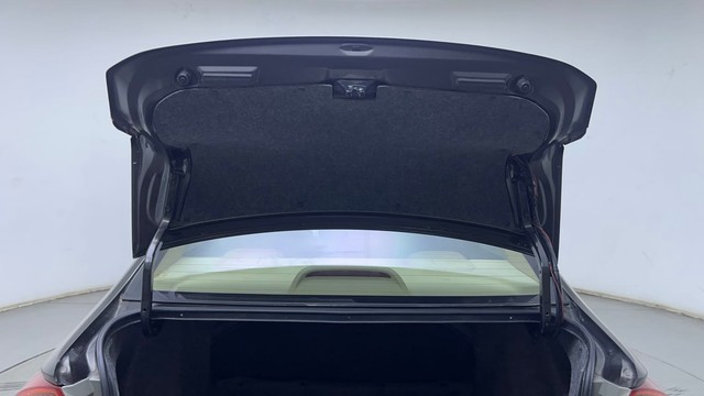 Second-hand 2019 Honda City V MT Diesel for sale in Hyderabad-33