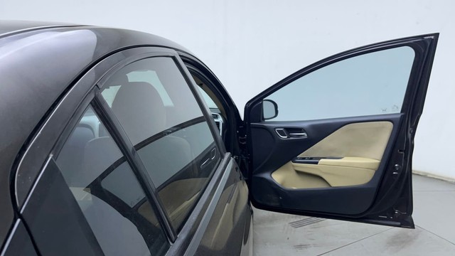 Second-hand 2019 Honda City V MT Diesel for sale in Hyderabad-16