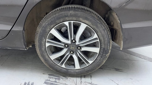 Second-hand 2019 Honda City V MT Diesel for sale in Hyderabad-19