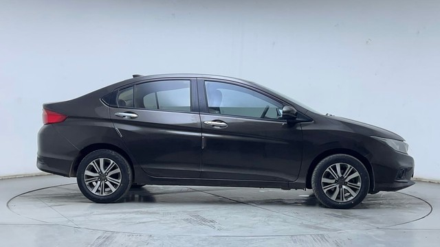 Second-hand 2019 Honda City V MT Diesel for sale in Hyderabad-2