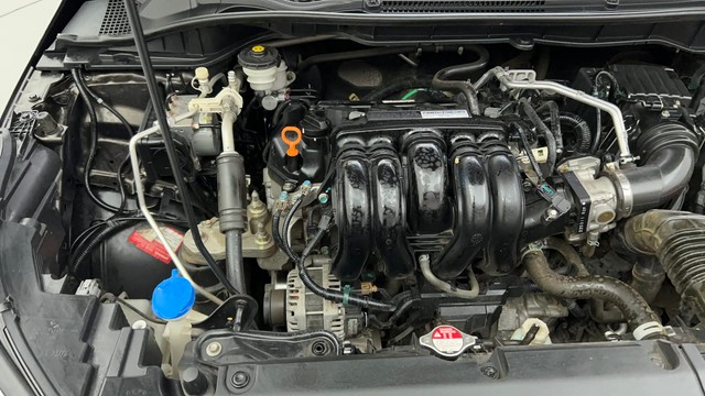 Second-hand 2022 Honda City ZX MT for sale in Ahmedabad-39