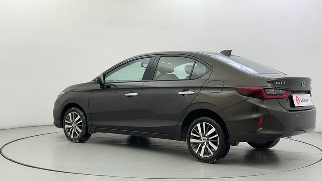 Second-hand 2022 Honda City ZX MT for sale in Ahmedabad-5