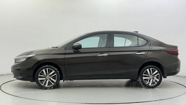Second-hand 2022 Honda City ZX MT for sale in Ahmedabad-6