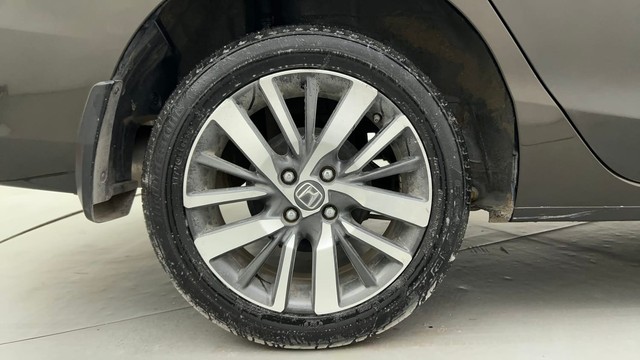 Second-hand 2022 Honda City ZX MT for sale in Ahmedabad-18