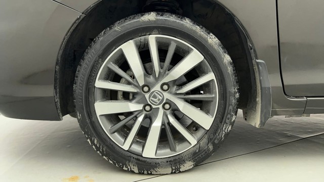 Second-hand 2022 Honda City ZX MT for sale in Ahmedabad-20