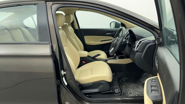 Second-hand 2022 Honda City ZX MT for sale in Ahmedabad-15