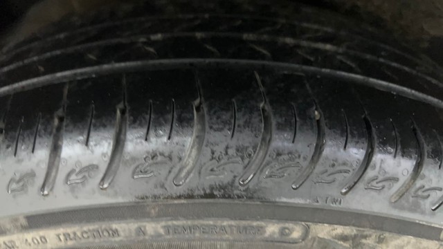 Second-hand 2022 Kia Carens Luxury Plus 6 STR Diesel for sale in Ahmedabad-40