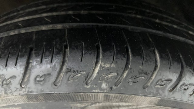 Second-hand 2022 Kia Carens Luxury Plus 6 STR Diesel for sale in Ahmedabad-29