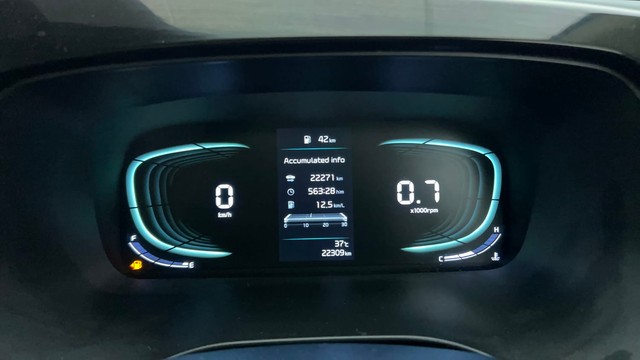 Second-hand 2022 Kia Carens Luxury Plus 6 STR Diesel for sale in Ahmedabad-13