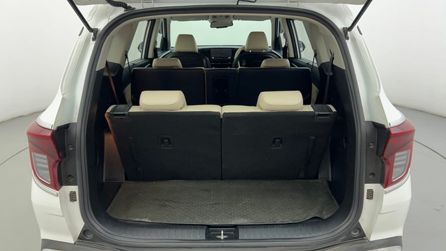 Second-hand 2022 Kia Carens Luxury Plus 6 STR Diesel for sale in Ahmedabad-9