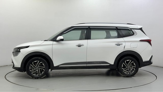 Second-hand 2022 Kia Carens Luxury Plus 6 STR Diesel for sale in Ahmedabad-6