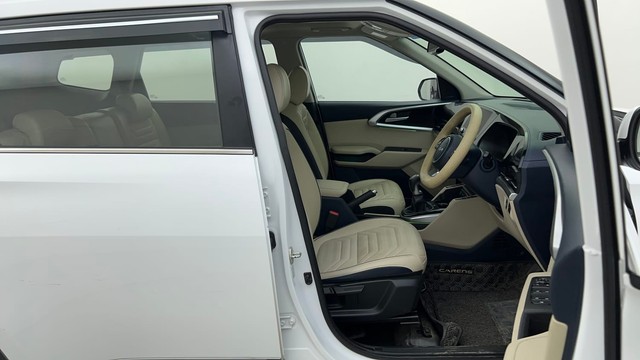 Second-hand 2022 Kia Carens Luxury Plus 6 STR Diesel for sale in Ahmedabad-15