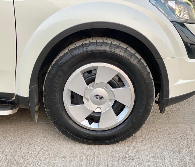 Second-hand 2017 Mahindra XUV500 W6 2WD for sale in Pune-7