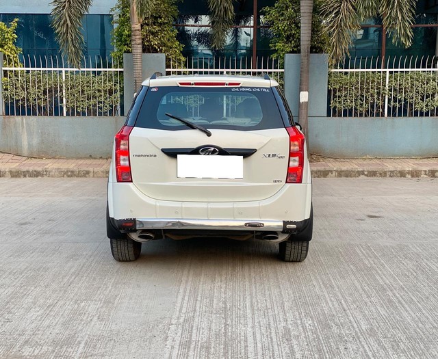Second-hand 2017 Mahindra XUV500 W6 2WD for sale in Pune-2