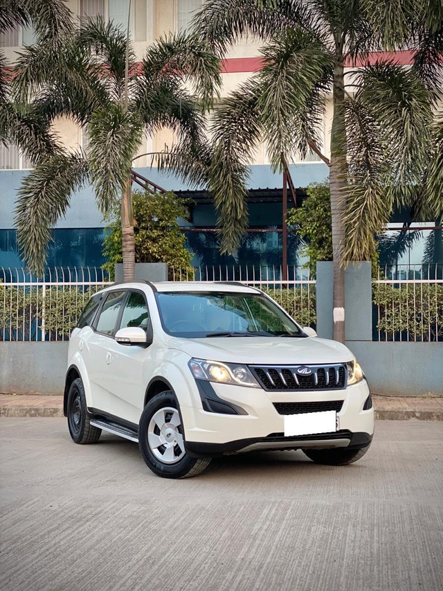 Second-hand 2017 Mahindra XUV500 W6 2WD for sale in Pune-0