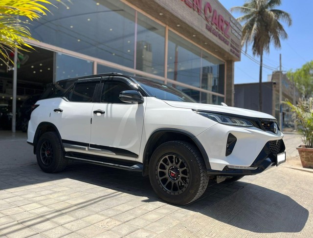 Second-hand 2018 Toyota Fortuner 2.8 4WD MT BSIV for sale in Bangalore-16