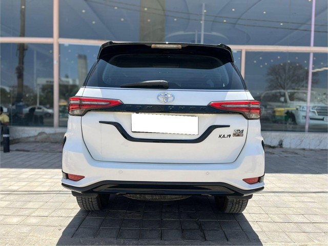 Second-hand 2018 Toyota Fortuner 2.8 4WD MT BSIV for sale in Bangalore-2