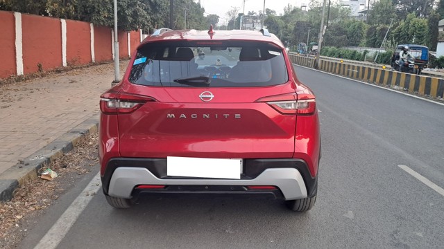 Second-hand 2025 Nissan Magnite Acenta AMT for sale in Jabalpur-1