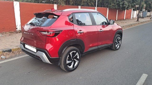 Second-hand 2025 Nissan Magnite Acenta AMT for sale in Jabalpur-8