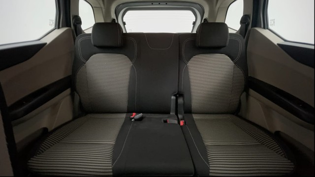 Second-hand 2023 Renault Triber RXZ for sale in Jaipur-38