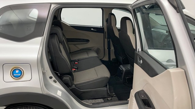 Second-hand 2023 Renault Triber RXZ for sale in Jaipur-23