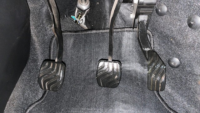 Second-hand 2023 Renault Triber RXZ for sale in Jaipur-14