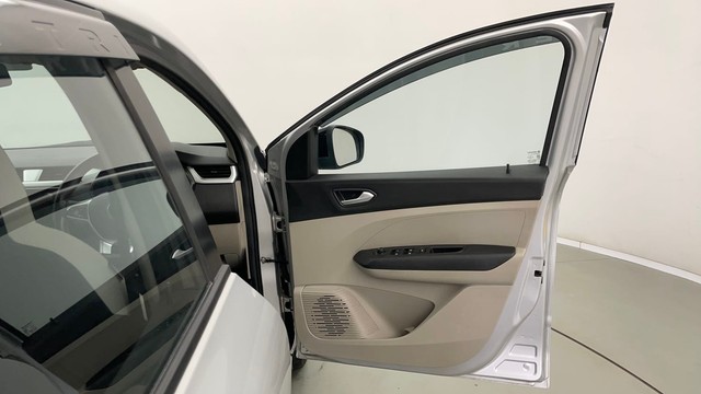 Second-hand 2023 Renault Triber RXZ for sale in Jaipur-16