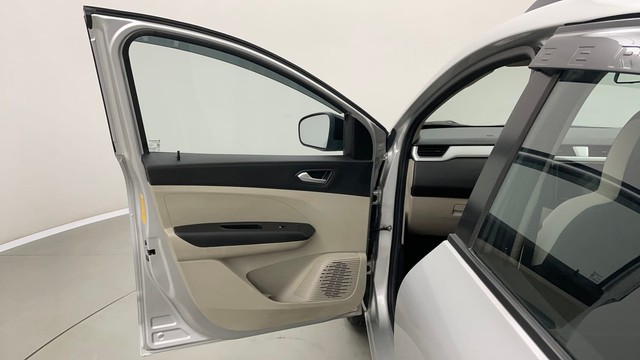 Second-hand 2023 Renault Triber RXZ for sale in Jaipur-31