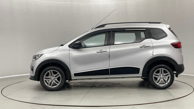 Second-hand 2023 Renault Triber RXZ for sale in Jaipur-6