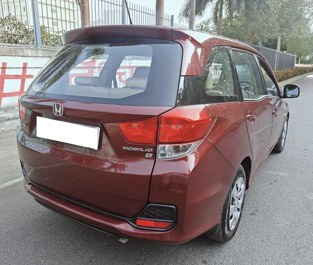 Second-hand 2015 Honda Brio S MT for sale in Navi Mumbai-5