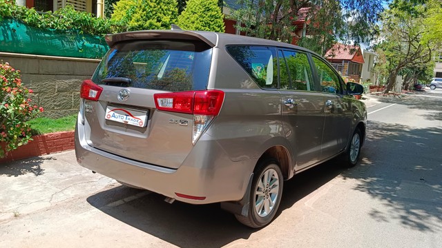 Second-hand 2017 Toyota Innova Crysta 2.4 G MT BSIV for sale in Bangalore-8