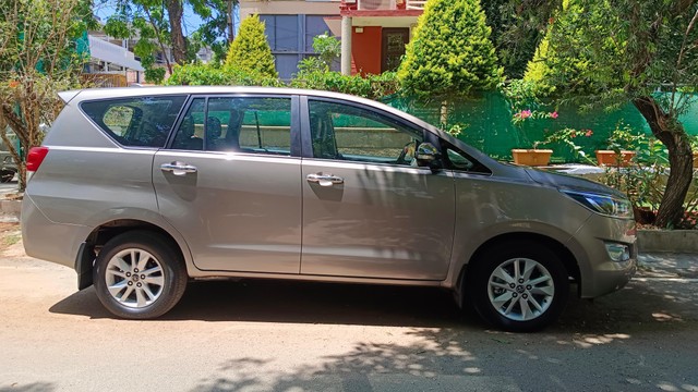 Second-hand 2017 Toyota Innova Crysta 2.4 G MT BSIV for sale in Bangalore-1