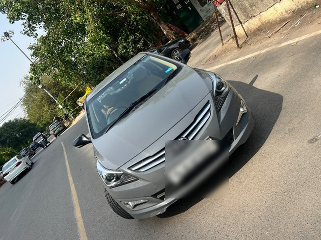 Second-hand 2017 Hyundai Verna 1.6 CRDi SX for sale in New Delhi-3