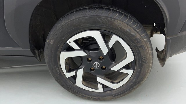 Second-hand 2022 Nissan Magnite Turbo CVT XV Premium for sale in Noida-19