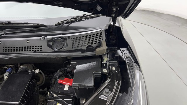 Second-hand 2022 Nissan Magnite Turbo CVT XV Premium for sale in Noida-35