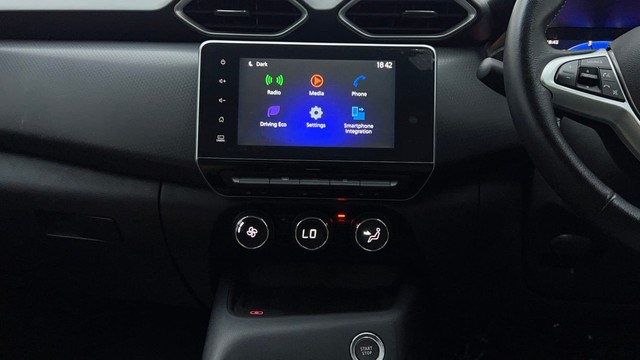 Second-hand 2022 Nissan Magnite Turbo CVT XV Premium for sale in Noida-25