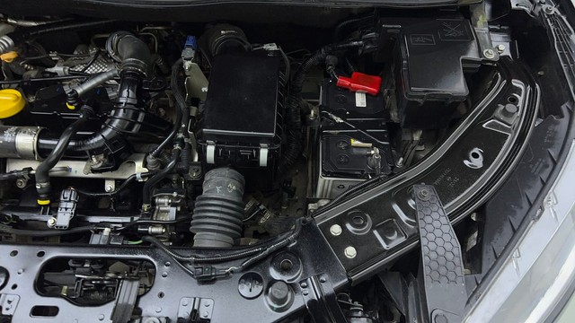 Second-hand 2022 Nissan Magnite Turbo CVT XV Premium for sale in Noida-37